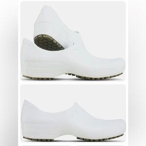 Sticky Womens Nursing Shoe Size 8